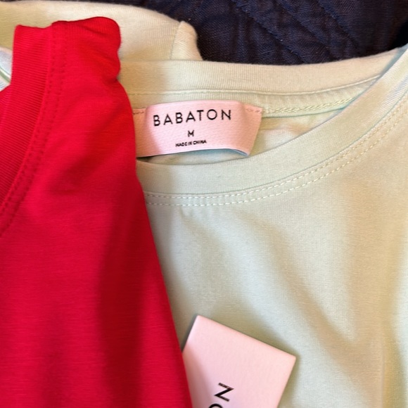 Aritzia everyday T shirt bundle. - Picture 5 of 10